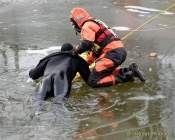 d180301-101404-700-100-eisrettungsuebung_berufsfeuerwehr