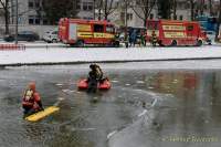 d180301-101513-200-100-eisrettungsuebung_berufsfeuerwehr