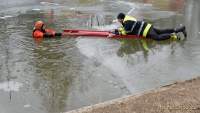 d180301-103826-600-100-eisrettungsuebung_berufsfeuerwehr