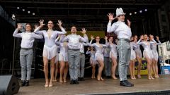 Fun Unlimited 2024 - Showtanzgruppe auf Charivari Bühne am Marienplatz