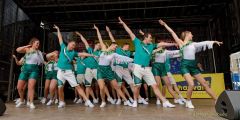 Fun Unlimited 2024 - Showtanzgruppe auf Charivari Bühne am Marienplatz