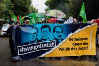 d180722-134842-400-100-demo-ausgehetzt