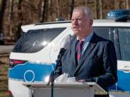 Bayerns Innenminister Joachim Herrmann startet Lkw-Konvoi mit EDV und Büroausstattung der Bayerischen Polizei