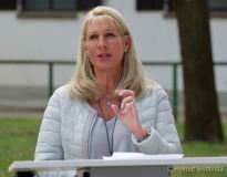 Bayerns Innenminister Joachim Herrmann, Karin Baumüller-Söder und Staatssekretär a.D. Gerhard Eck besuchen Polizei-Reiterstaffel in München