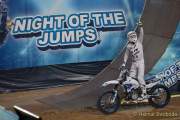 d190426-230128-300-100-night_of_the_jumps