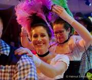 d200202-005543-770-100-soiree_muenchner_leben-fasching_hat_herz