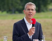 Startschuss für öffentlichen Ladepark für Nutzfahrzeuge an der Allianz Arena