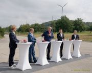 Startschuss für öffentlichen Ladepark für Nutzfahrzeuge an der Allianz Arena