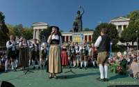 d180930-113355-160-100-wiesn-standkonzert