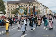 d180923-103602-800-100-wiesn_trachtenumzug