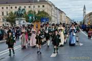 d180923-104926-300-100-wiesn_trachtenumzug