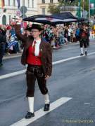 d180923-105242-200-100-wiesn_trachtenumzug