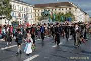 d180923-105403-700-100-wiesn_trachtenumzug