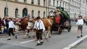 d180923-113309-600-100-wiesn_trachtenumzug