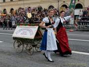 d180923-115310-600-100-wiesn_trachtenumzug