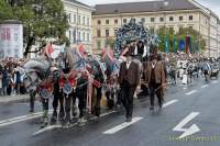 d180923-103754-200-100-wiesn_trachtenumzug