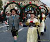 d180923-103834-700-100-wiesn_trachtenumzug