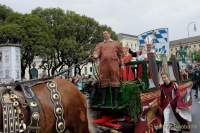 d180923-110248-800-100-wiesn_trachtenumzug