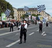 d190922-103423-800-100-wiesn_trachtenumzug