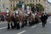 d190922-104538-300-100-wiesn_trachtenumzug