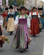 d190922-110118-300-100-wiesn_trachtenumzug