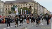 d190922-114944-400-100-wiesn_trachtenumzug