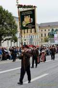 d190922-115214-000-100-wiesn_trachtenumzug