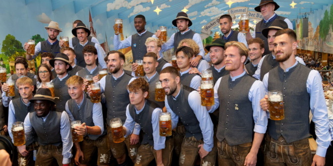 Wiesn-Besuch des TSV 1860 München